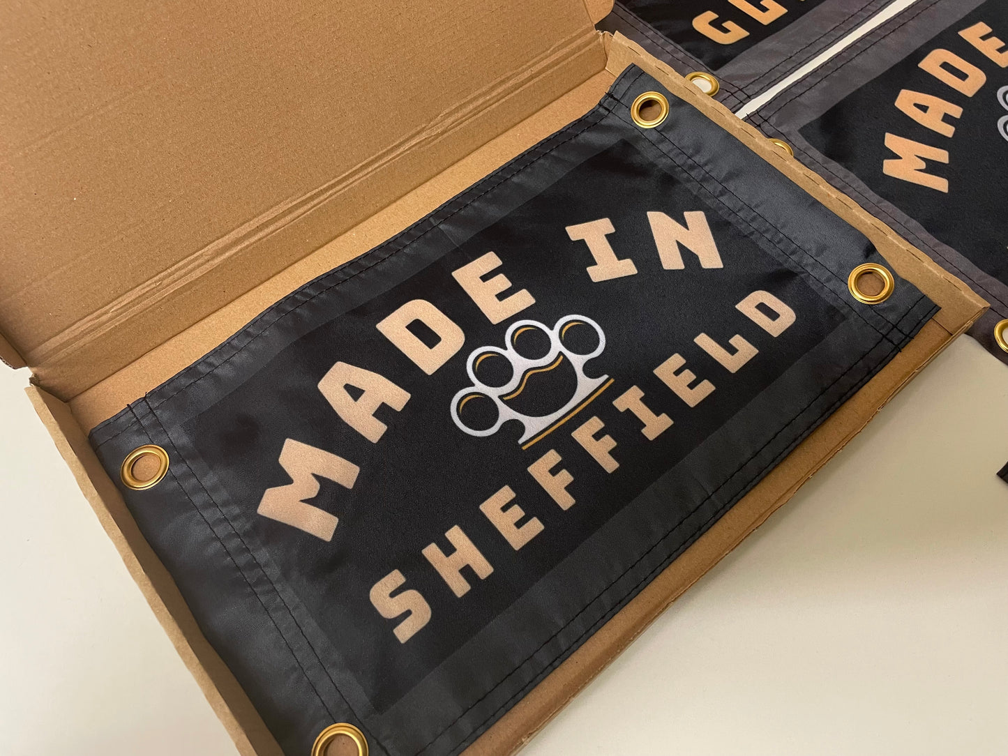 'MADE SHEFFIELD - KNUCKLEDUSTER' Mini Flag Pennant